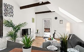 Mola Apartments-Charmante Ferienwohnung Im Herdecke Zentrum Fuer 3 Personen-Grosse Dachterrasse-Grill-Gratis Parken-Wlan