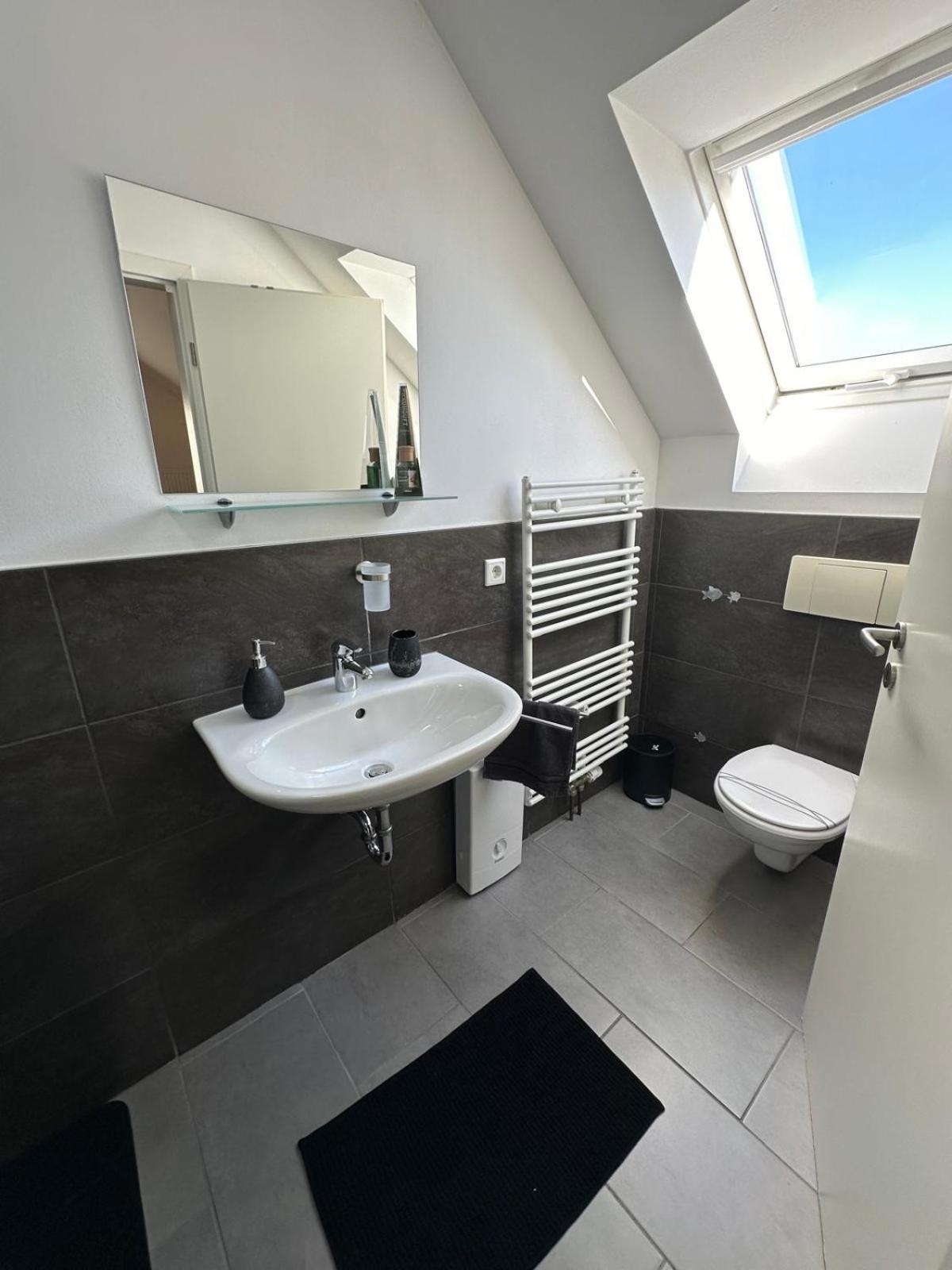 Mola Apartments-Charmante Ferienwohnung Im Herdecke Zentrum Fuer 3 Personen-Grosse Dachterrasse-Grill-Gratis Parken-Wlan Exterior foto